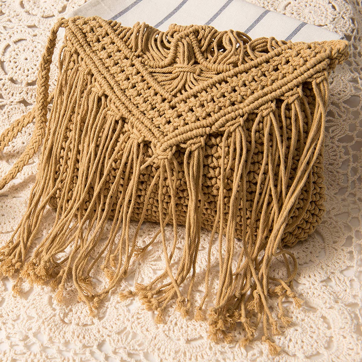 SIMPLE TASSEL CROSSBODY STRAW BAG_CWAB2035