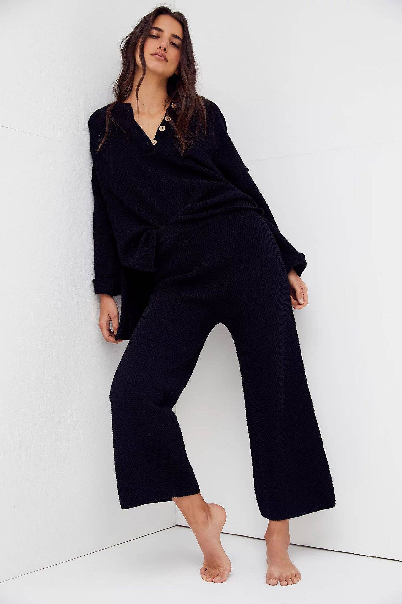 KNIT V-NECK BLOUSE AND SLACKS TWO-PIECE SET