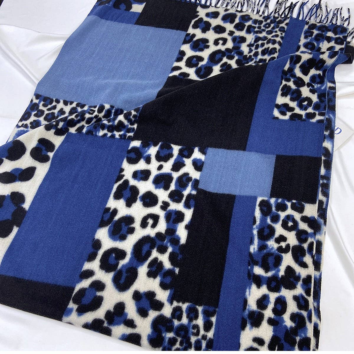 Leopard Colorblock Scarf ? Warm Tassel Winter Wrap