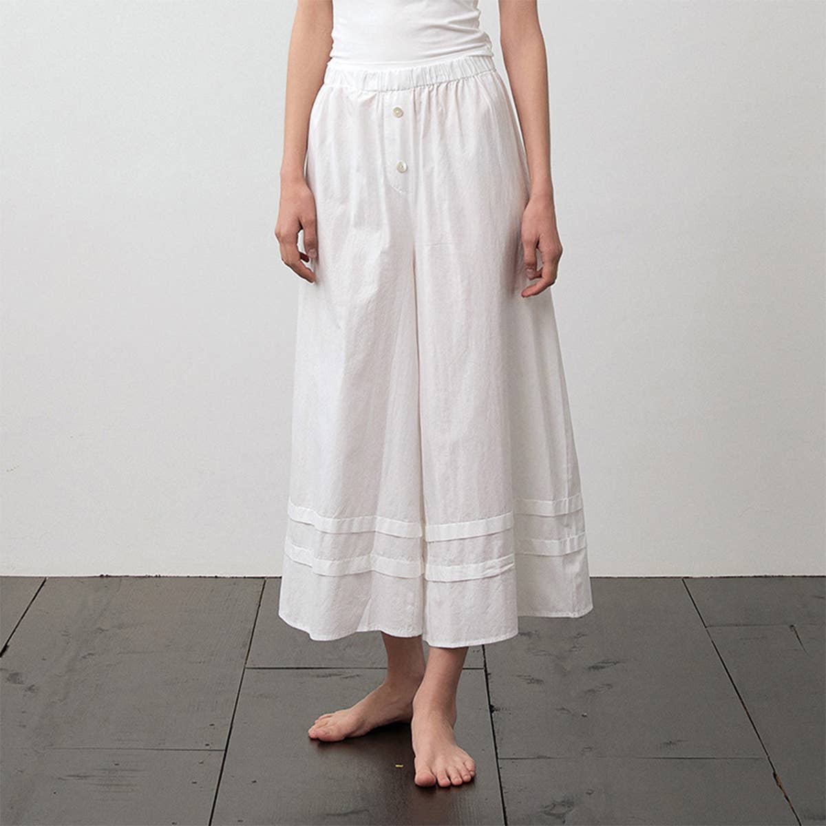 Minimalist cotton nine-minute straight leg pants