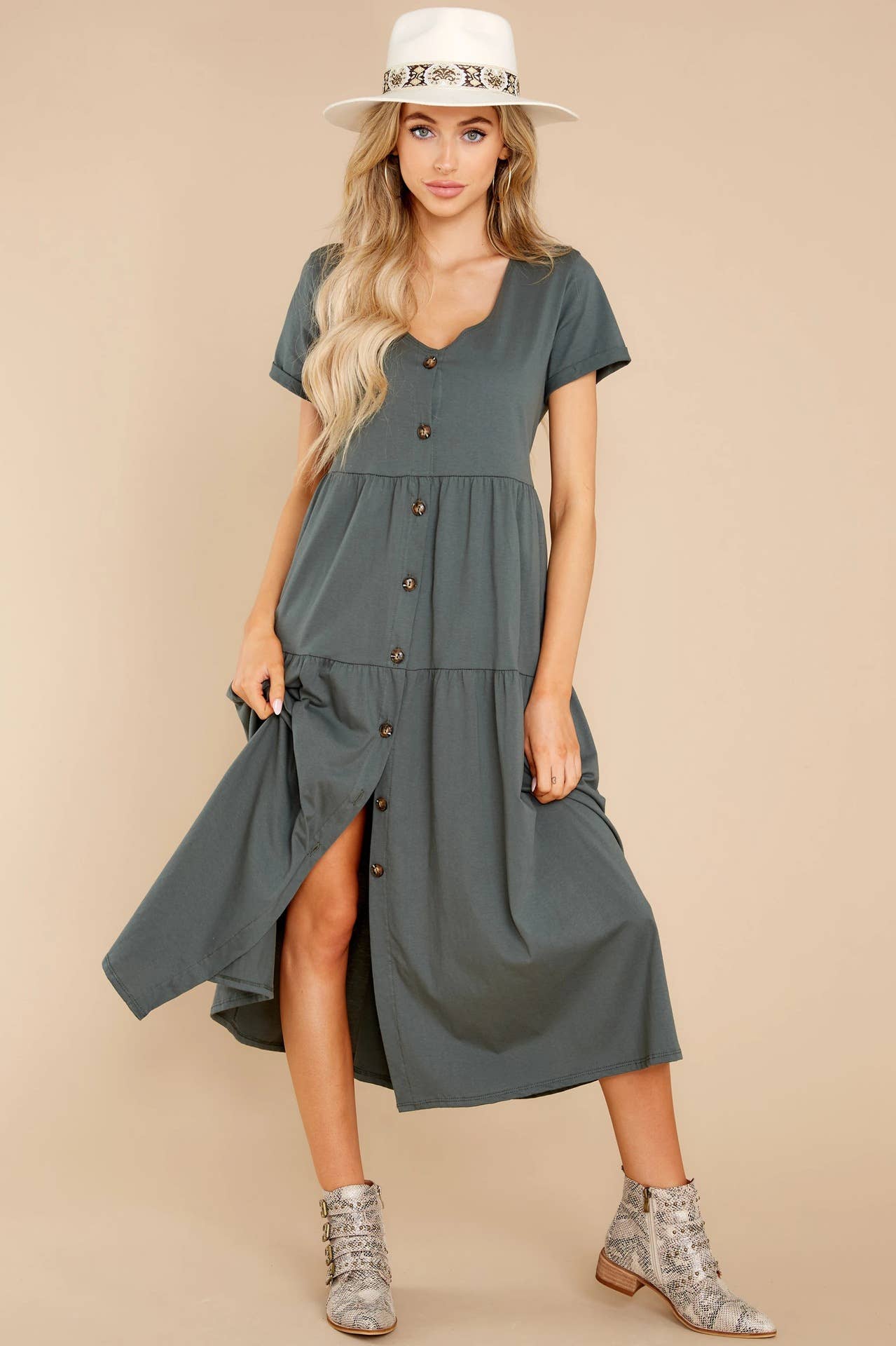 V-neck single-breasted pleated loose long dress
