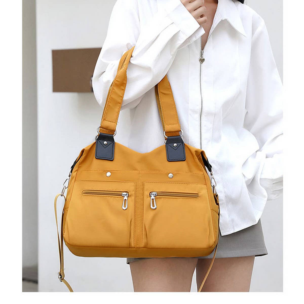 LARGE CAPACITY LIGHTWEIGHT SHOULDER MESSENGER BAG