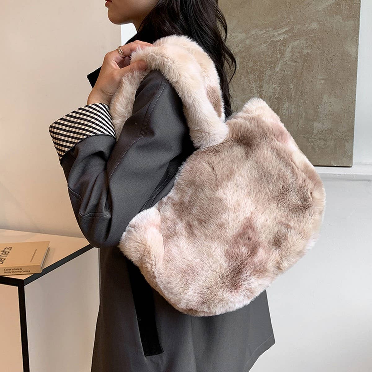 WINTER SINGLE SHOULDER HANDBAG FASHIONABLE PLUSHBAG_CWAB4013