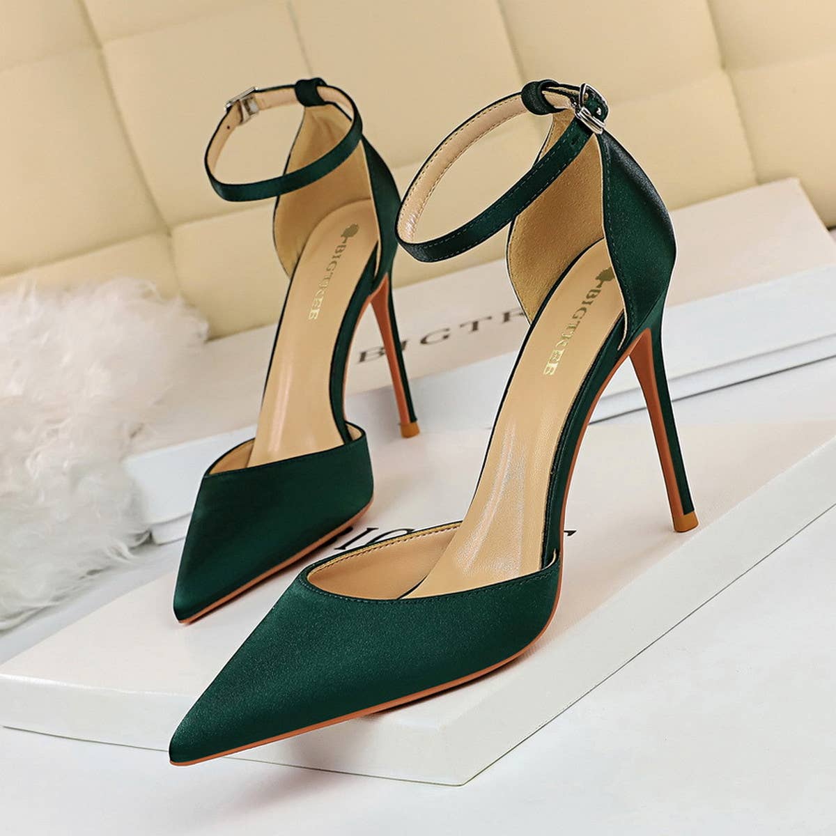 SATIN SHALLOW-MOUTH POINTED HIGH-HEELED SHOES