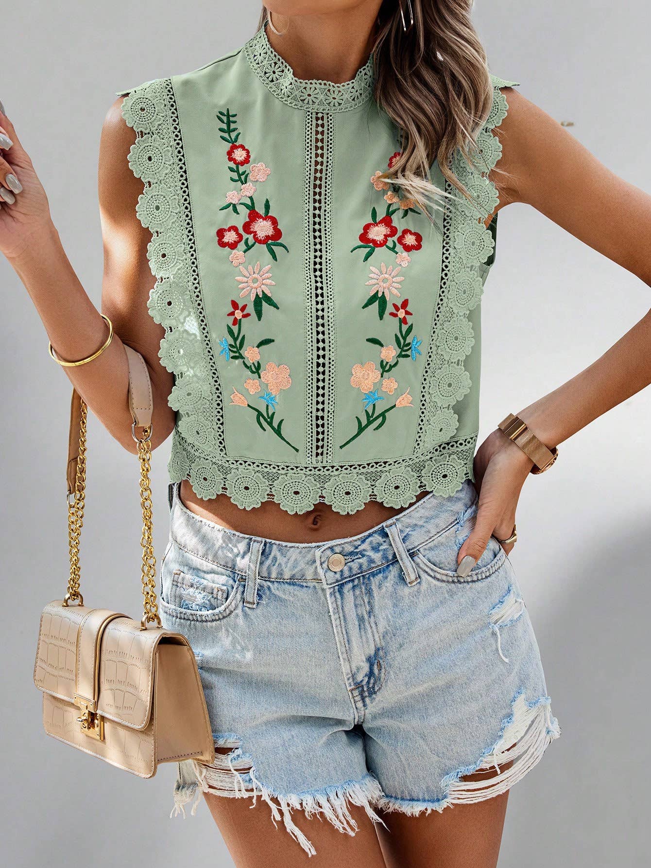 Lace embroidered round-neck hollowed-out T-shirt