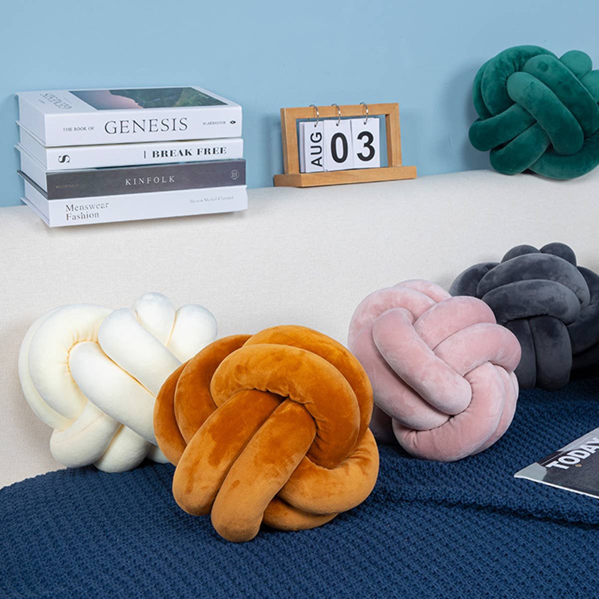 KNOT WITH TWO STRANDS OF ROPE PILLOW CUSHION