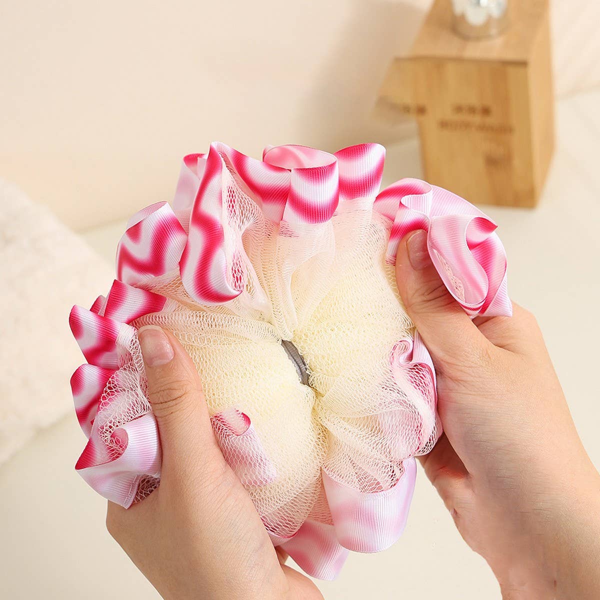 BATH POUF SOFT AND COLORFUL BATH BALL_CWMM3365