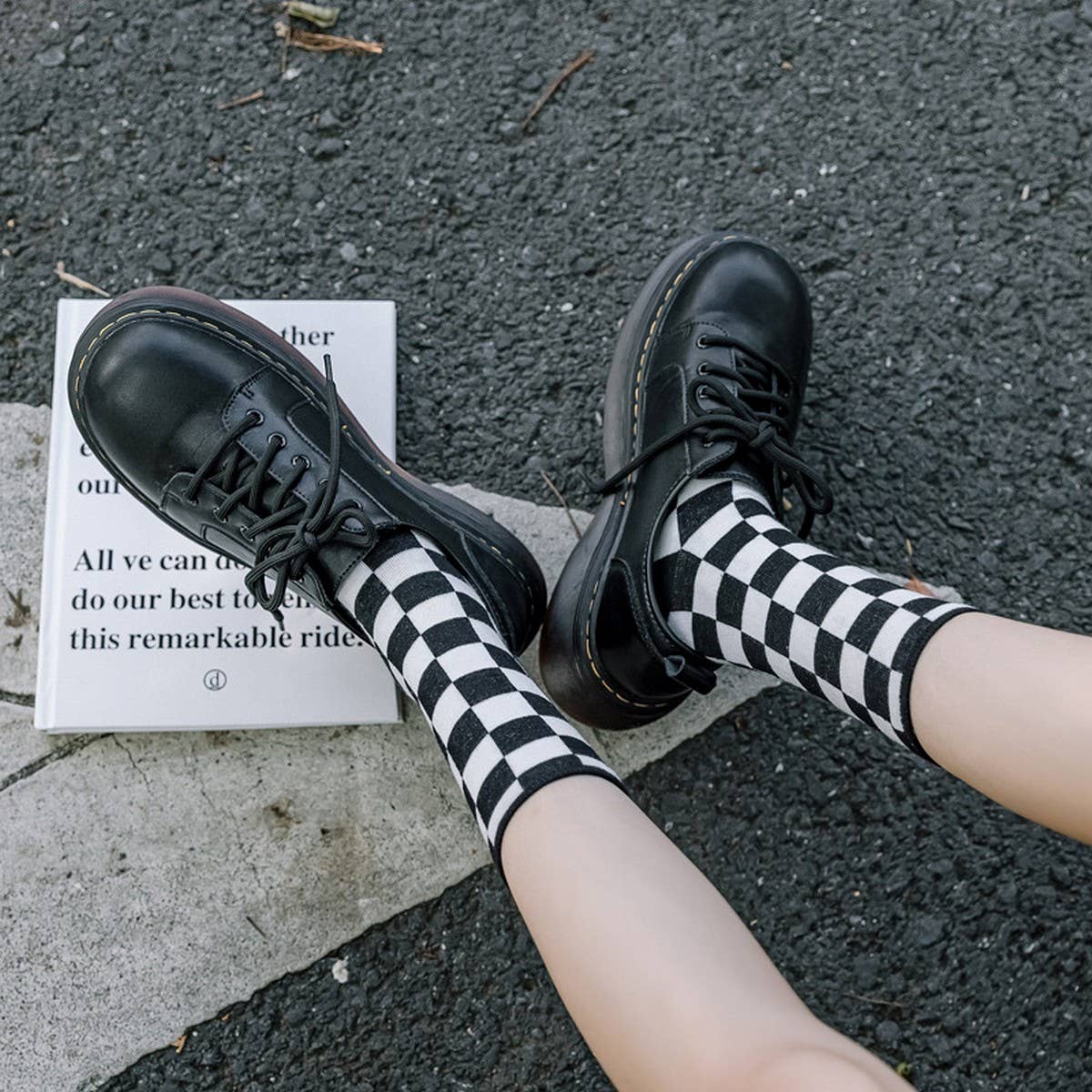 NEW ALL-PLAID MID-TUBE SOCKS FOR MEN AND WOMEN