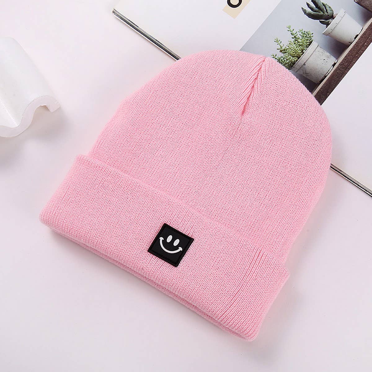 CWAH04343_SMILEY FACE PATCH KNIT BEANIE HAT