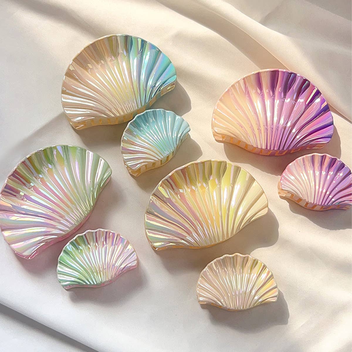 Gradient ocean shell vacation style hair clip