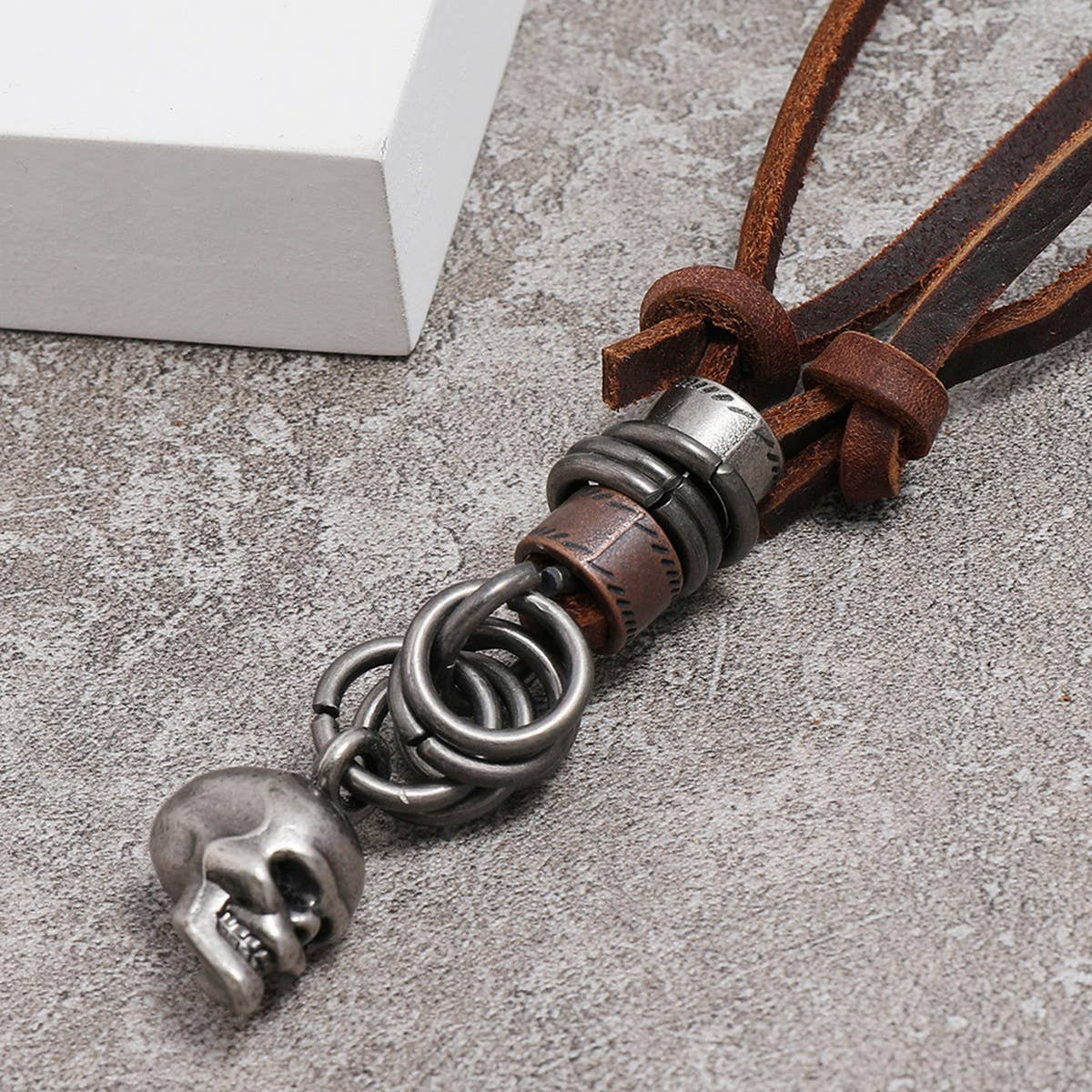 CREATIVE DESIGN VINTAGE SKULL LEATHER NECKLACE