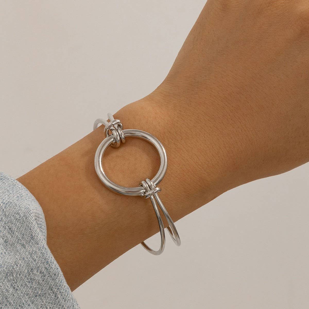 SIMPLE DOUBLE-LAYER HOLLOW KNOTTED OPEN BRACELET_CWMM3101