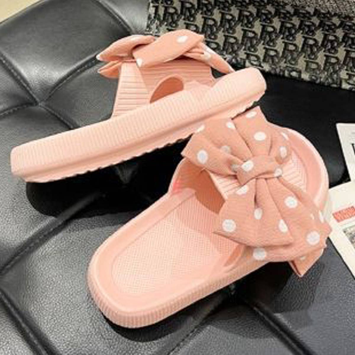 STYLISH THICK-SOLED CUTE POLKA DOT BOW SLIPPERS_CWSHS0639