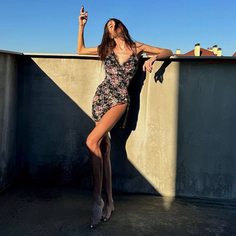 Fashion V-neck lace patchwork floral halter dress