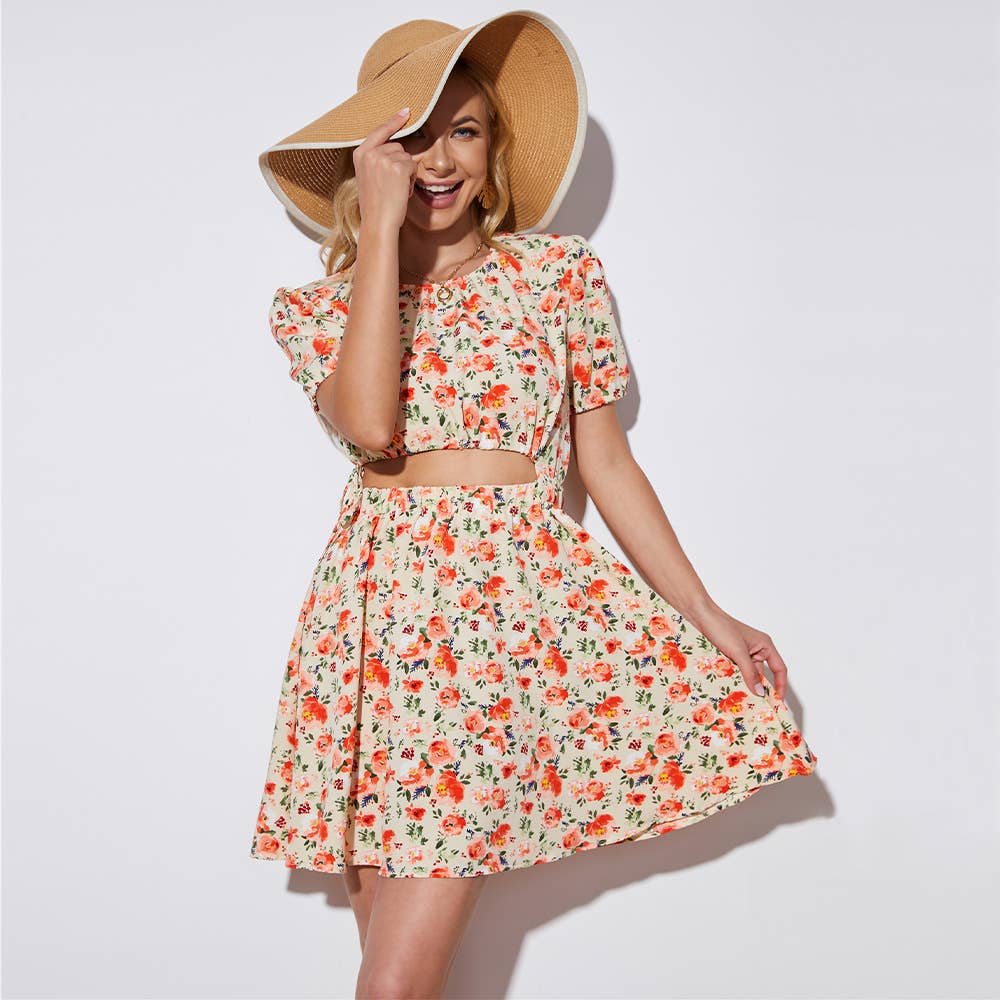 Sexy floral dress with short sleeves and waist