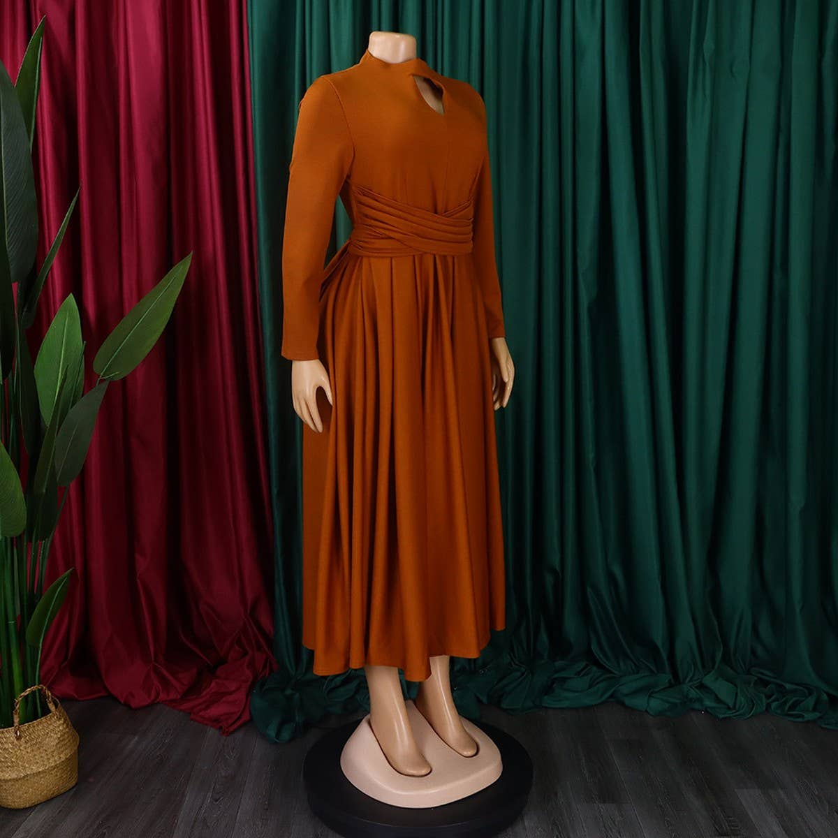 FASHIONABLE PLEATED PLUS SIZE SWING SKIRT DRESS