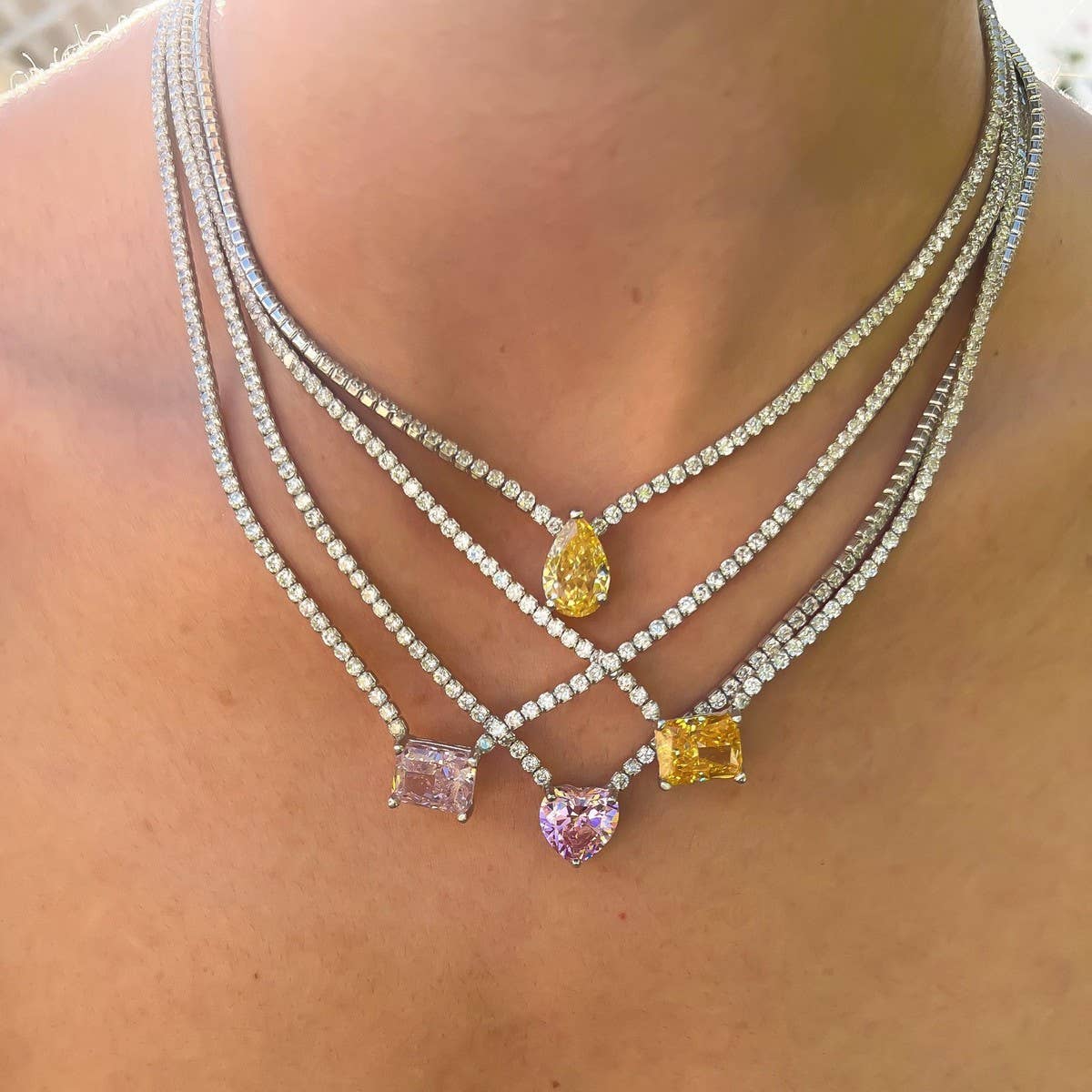 WOMEN'S EXQUISITE STAINLESS STEEL ZIRCON NECKLACE