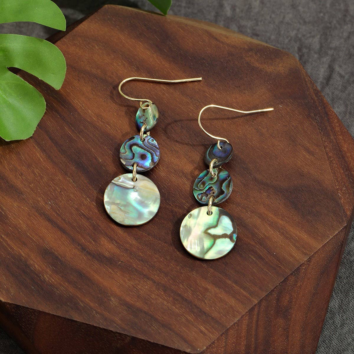 HIGH-QUALITY NATURAL ABALONE PENDANT EARRINGS