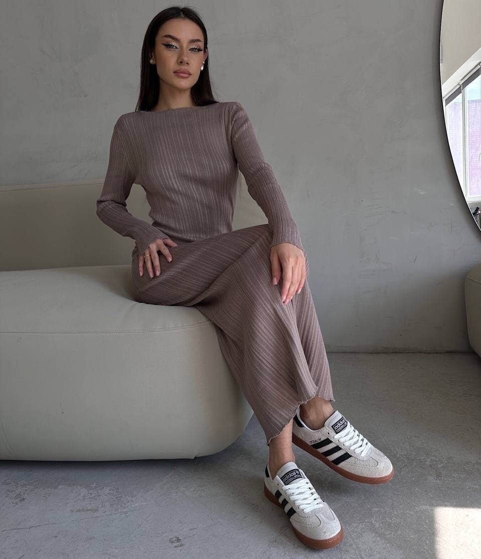 SOLID COLOR ROUND NECK PIT STRIP SLIMMING DRESS