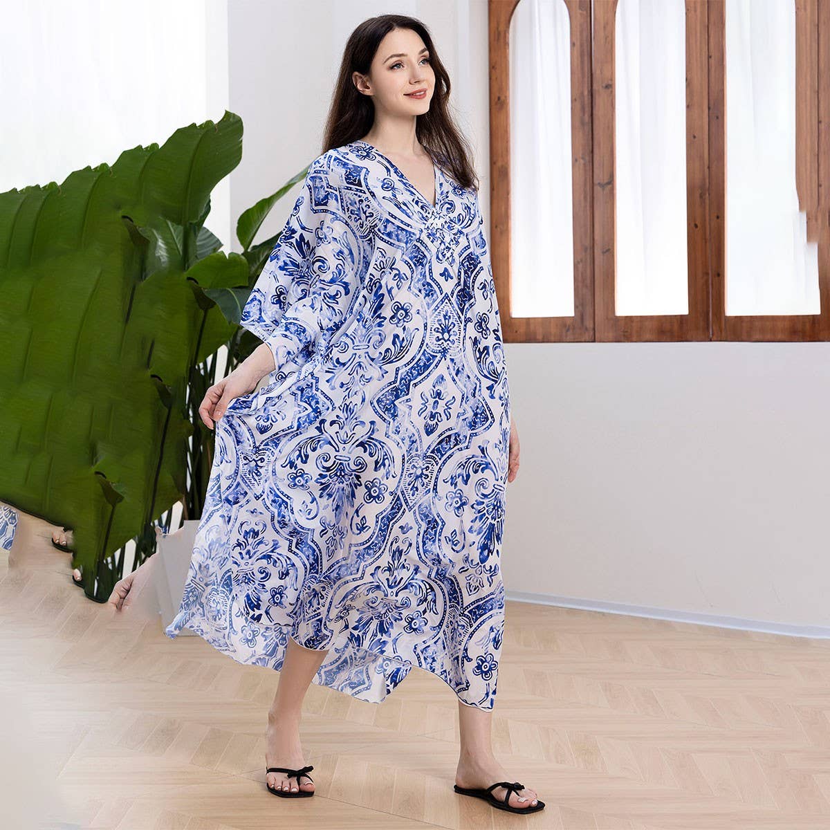 Blue Porcelain Print Beach Cover-Up Dress_CWMM6203
