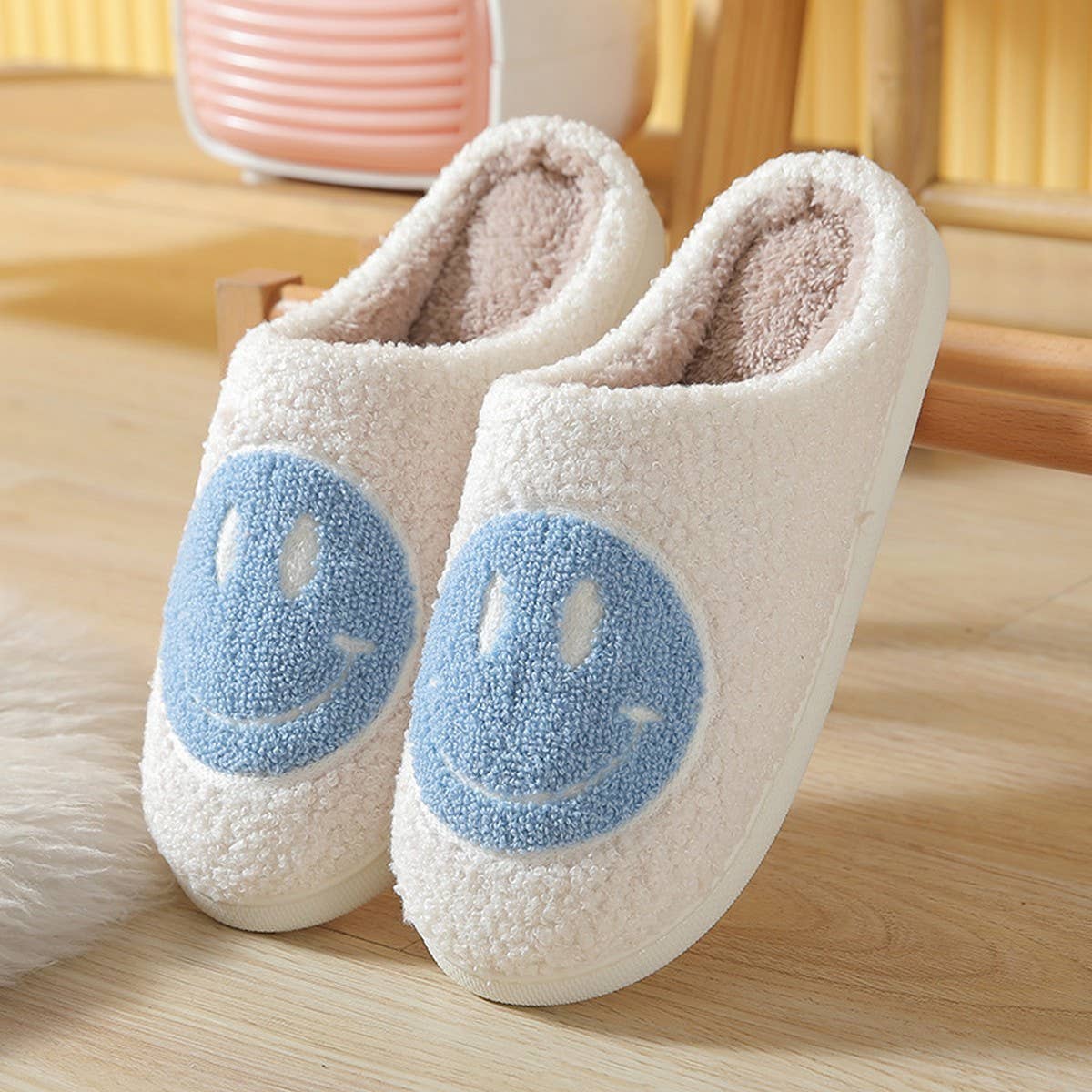Cute Cartoon Smiling Face Fabric Slippers