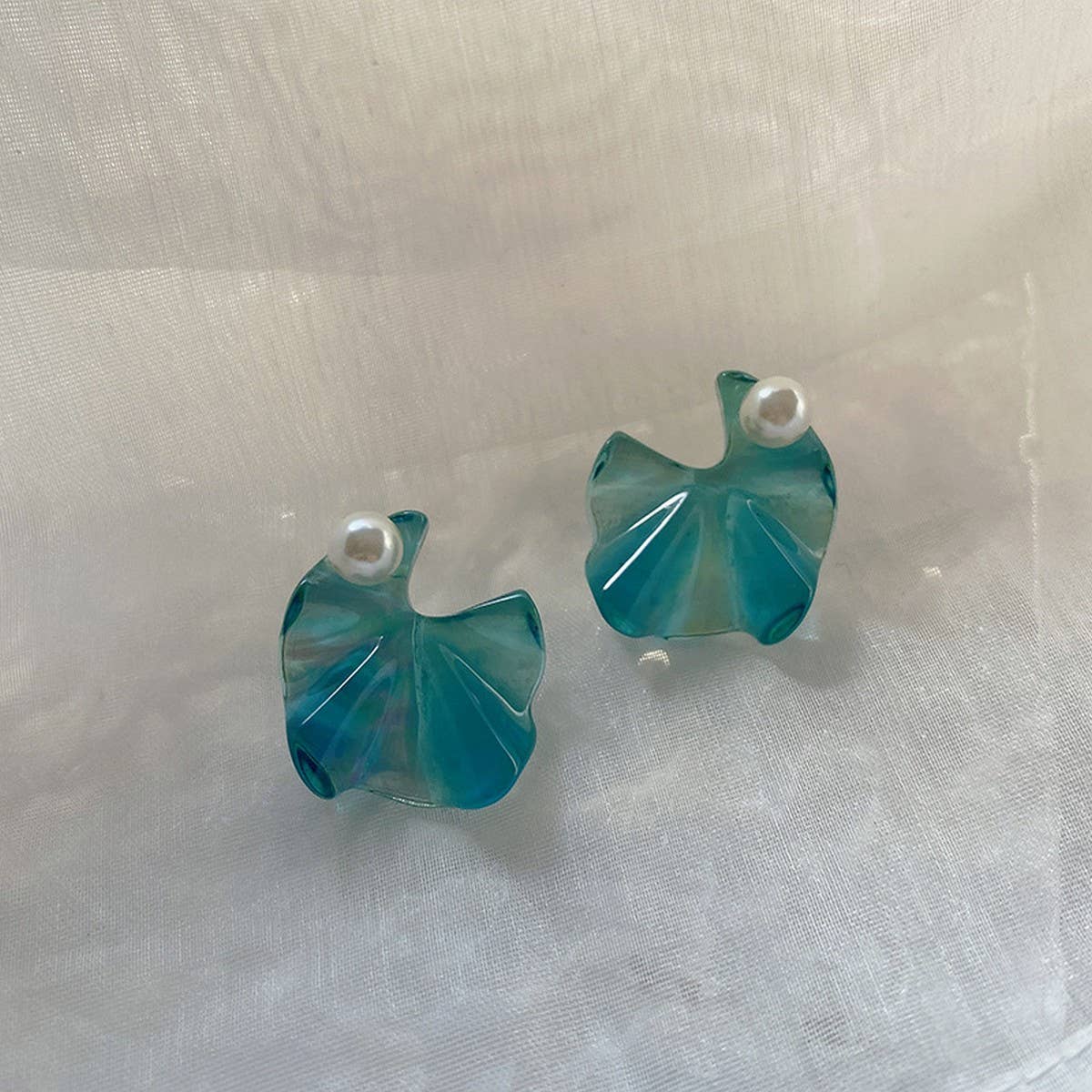 WAVE PLEATED THREE-DIMENSIONAL EARRINGS