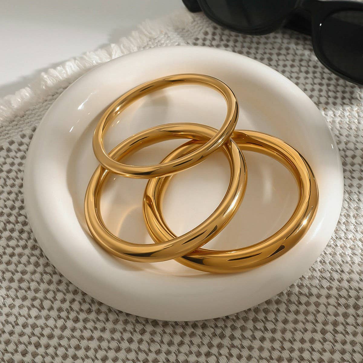 Elegant Gold Tone Round Bangle, Titanium Steel