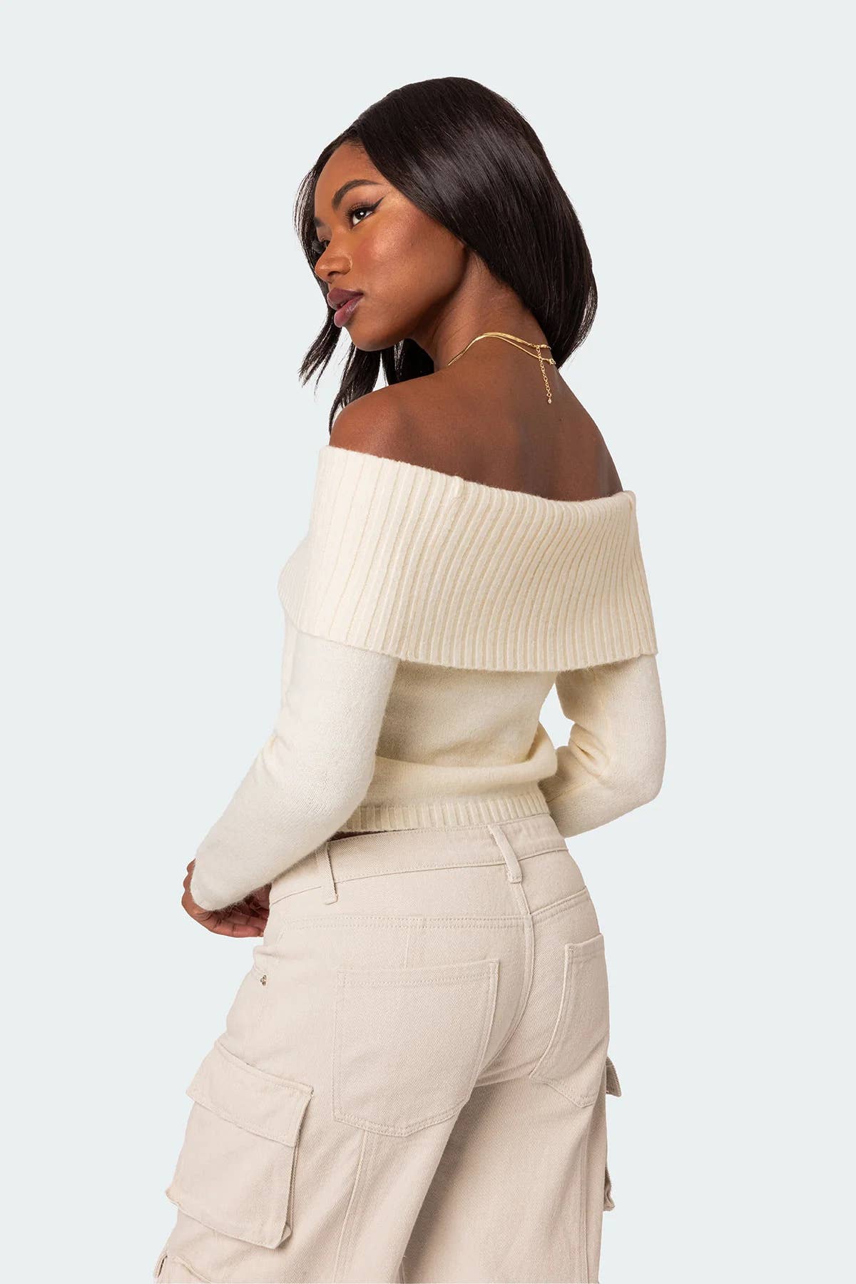 Solid-colored one-neck long-sleeved sweater