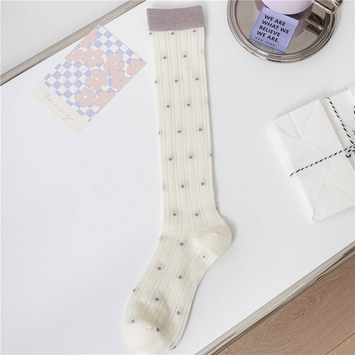 LIGHTWEIGHT CONTRAST STRIPED SOCKS