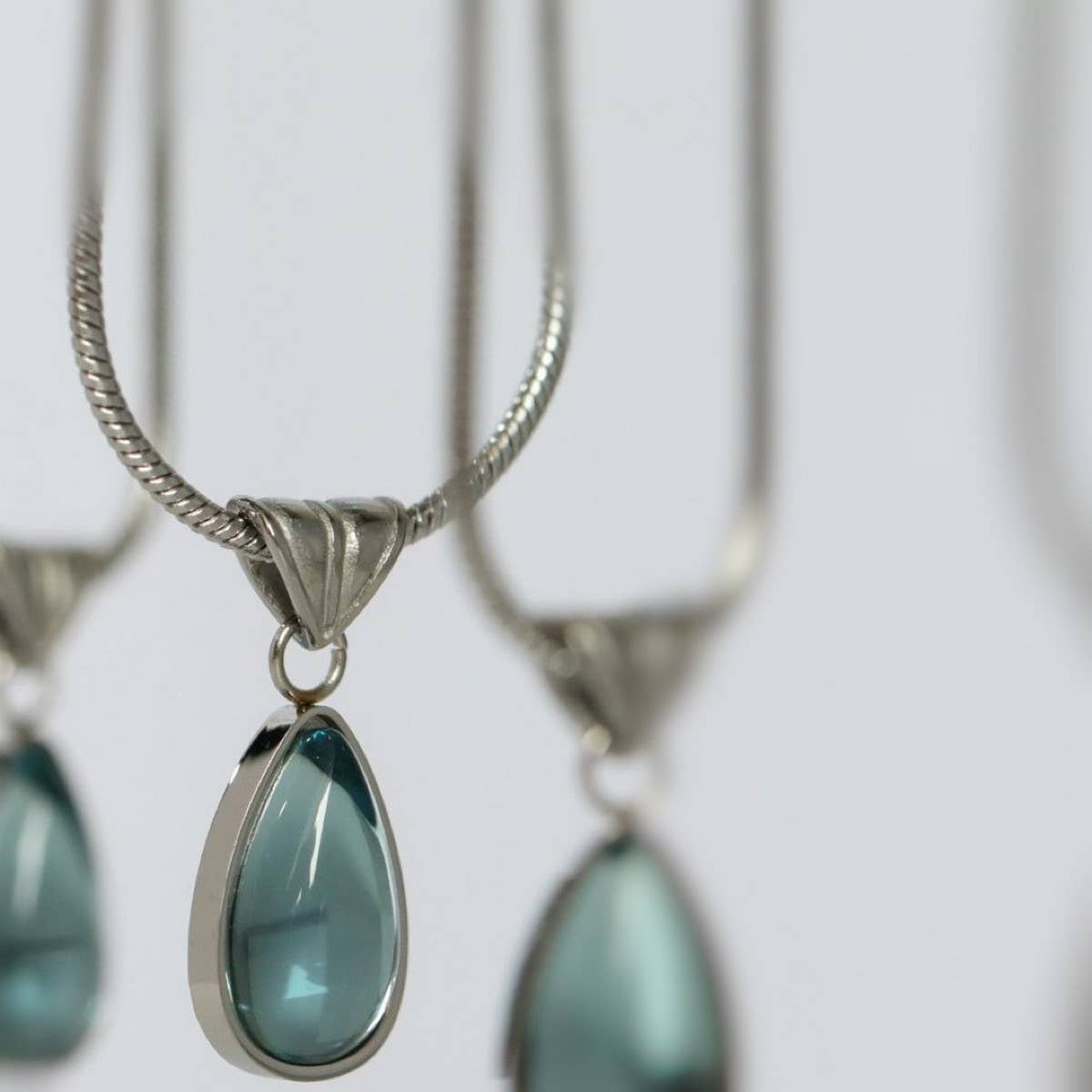 Fashionable water drop blue ocean necklace