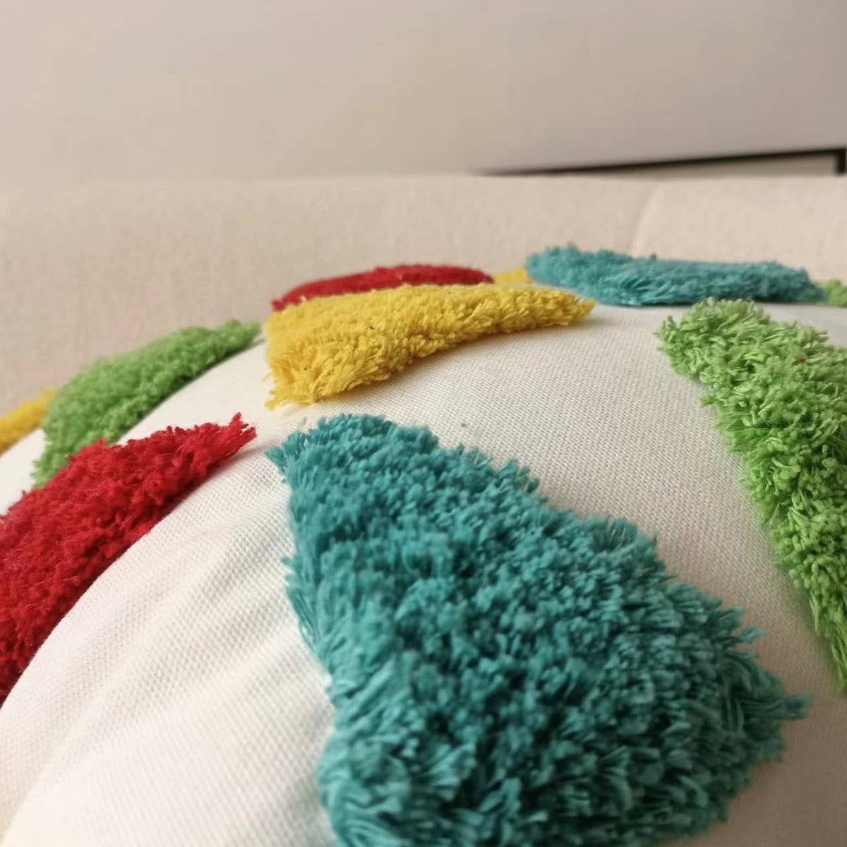 BOHO RAINBOW  TUFTED PILLOW COVER_CWMM0236
