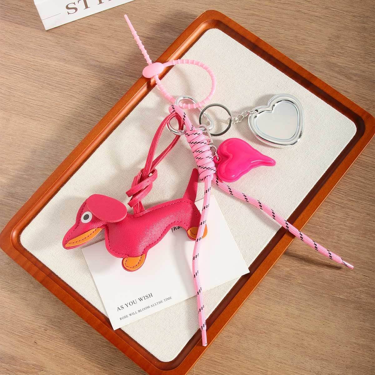 Retro Sausage Dog Keychain with Climbing Rope_CWMM7738