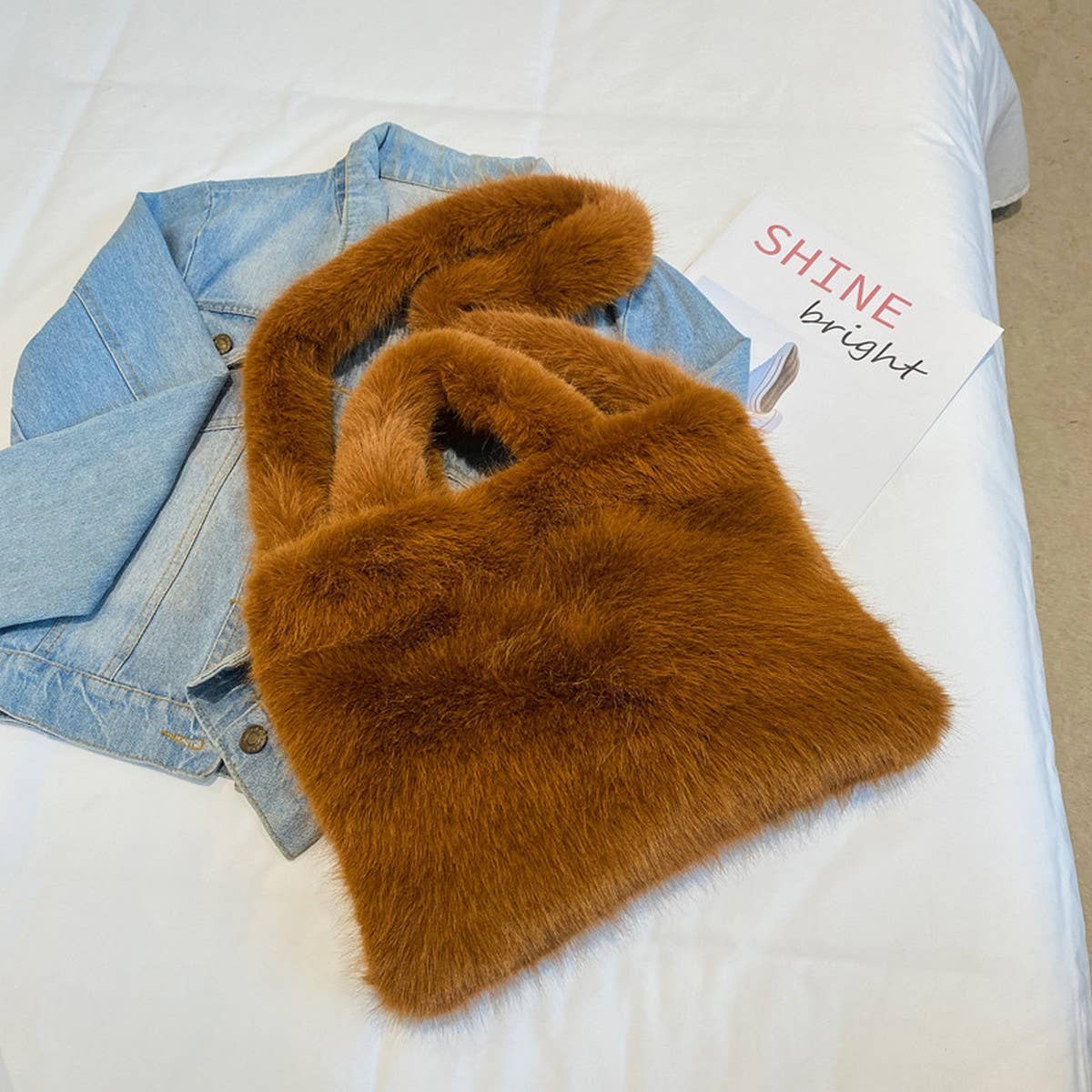 WINTER LARGE CAPACITY CROSSBODY SHOULDER PLUSH BAG_CWAB3959