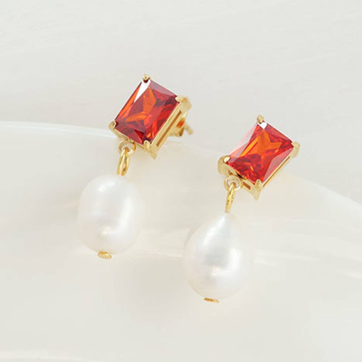 Popular stainless steel pearl zircon earrings