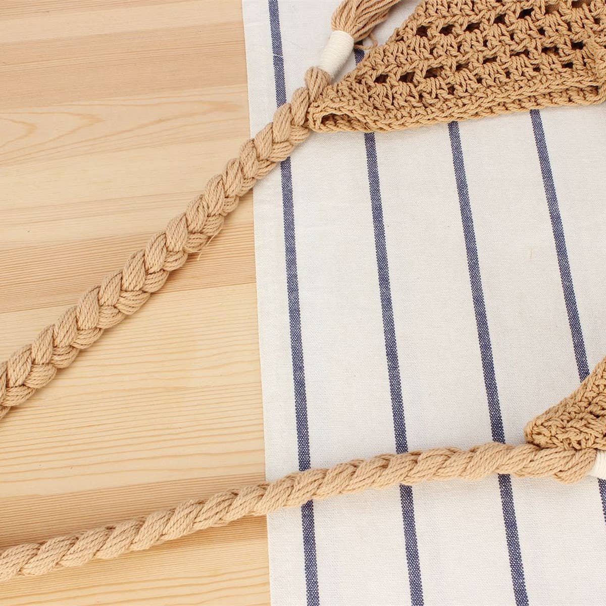 EXQUISITE HOLLOW HAND-WOVEN TRIANGLE BAG_CWAB2030