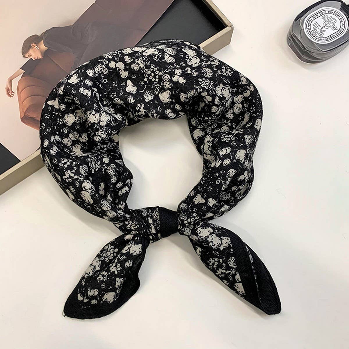 FASHIONABLE SQUARE SCARF FOR ALL-MATCH DECORATION