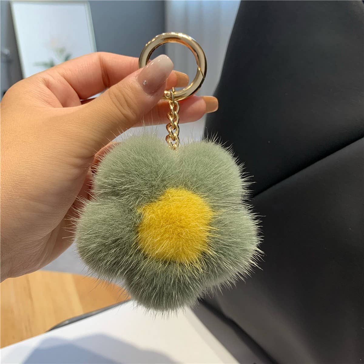 CUTE PLUSH FLOWER CAR KEYCHAIN BAG PENDANT