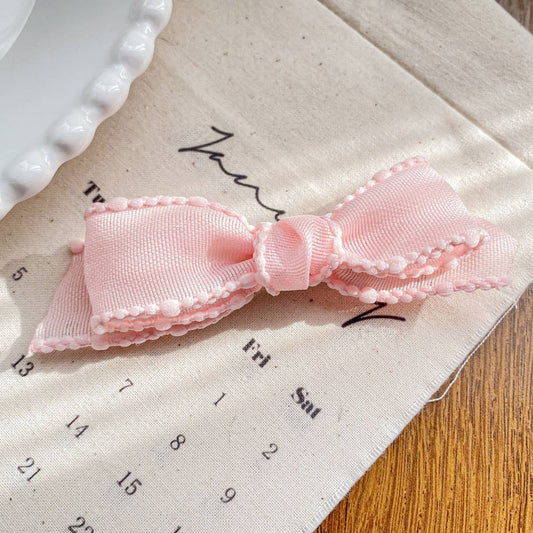 Fashionable and versatile bow tie clip