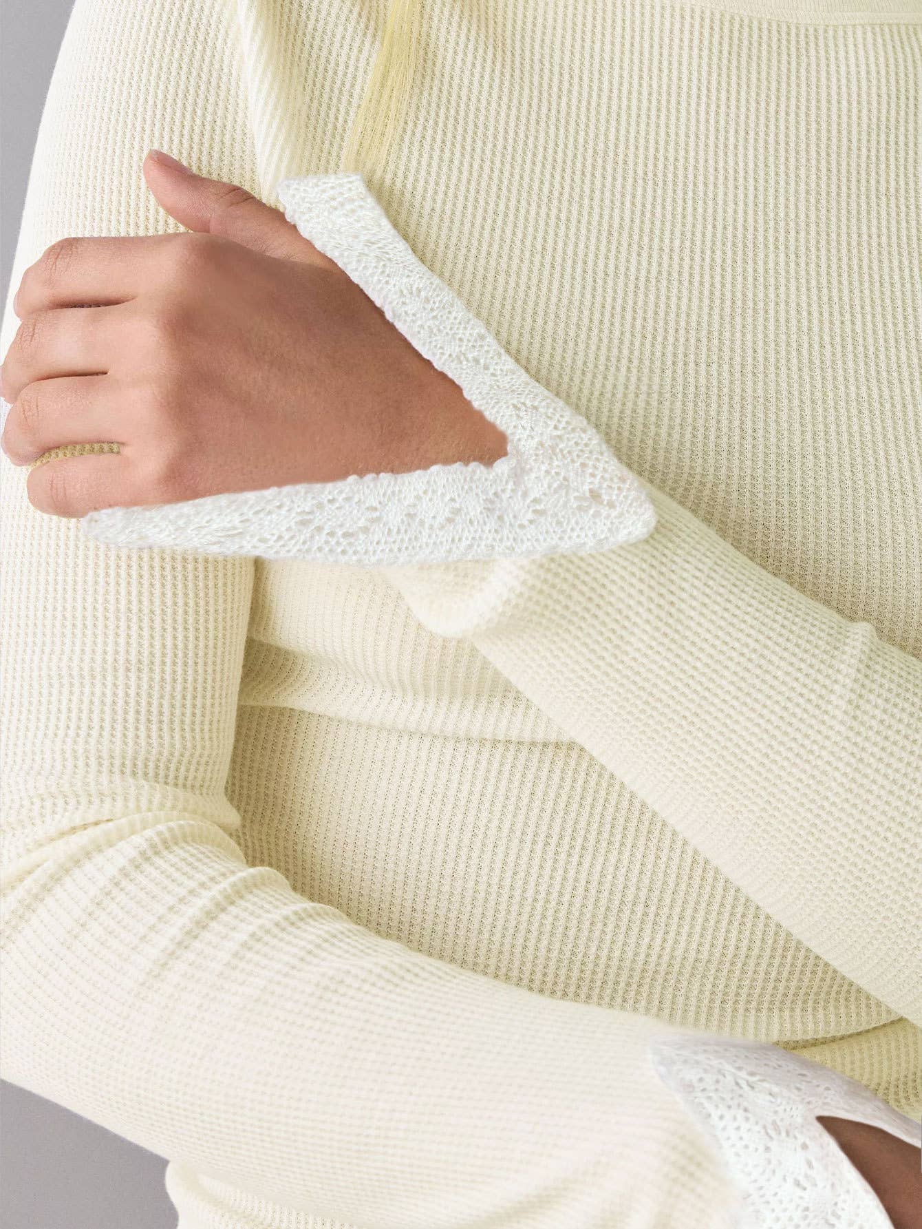 Knitted lace long-sleeved one-shoulder slim top