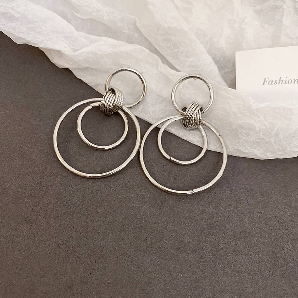 MINIMALIST GLOSSY CIRCULAR COMMUTING EARRINGS