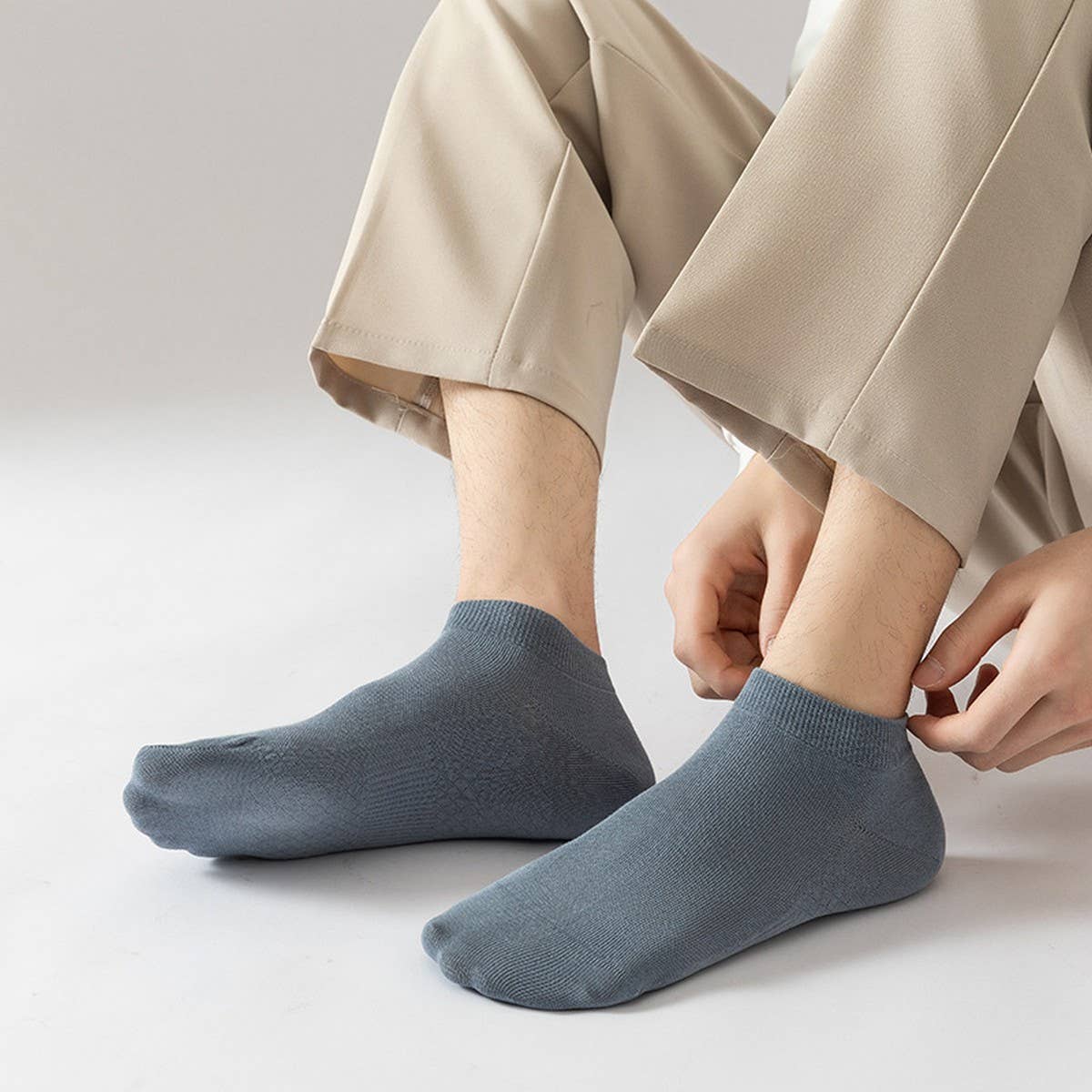 DEODORANT AND SWEAT-WICKING MEN'S SOCKS