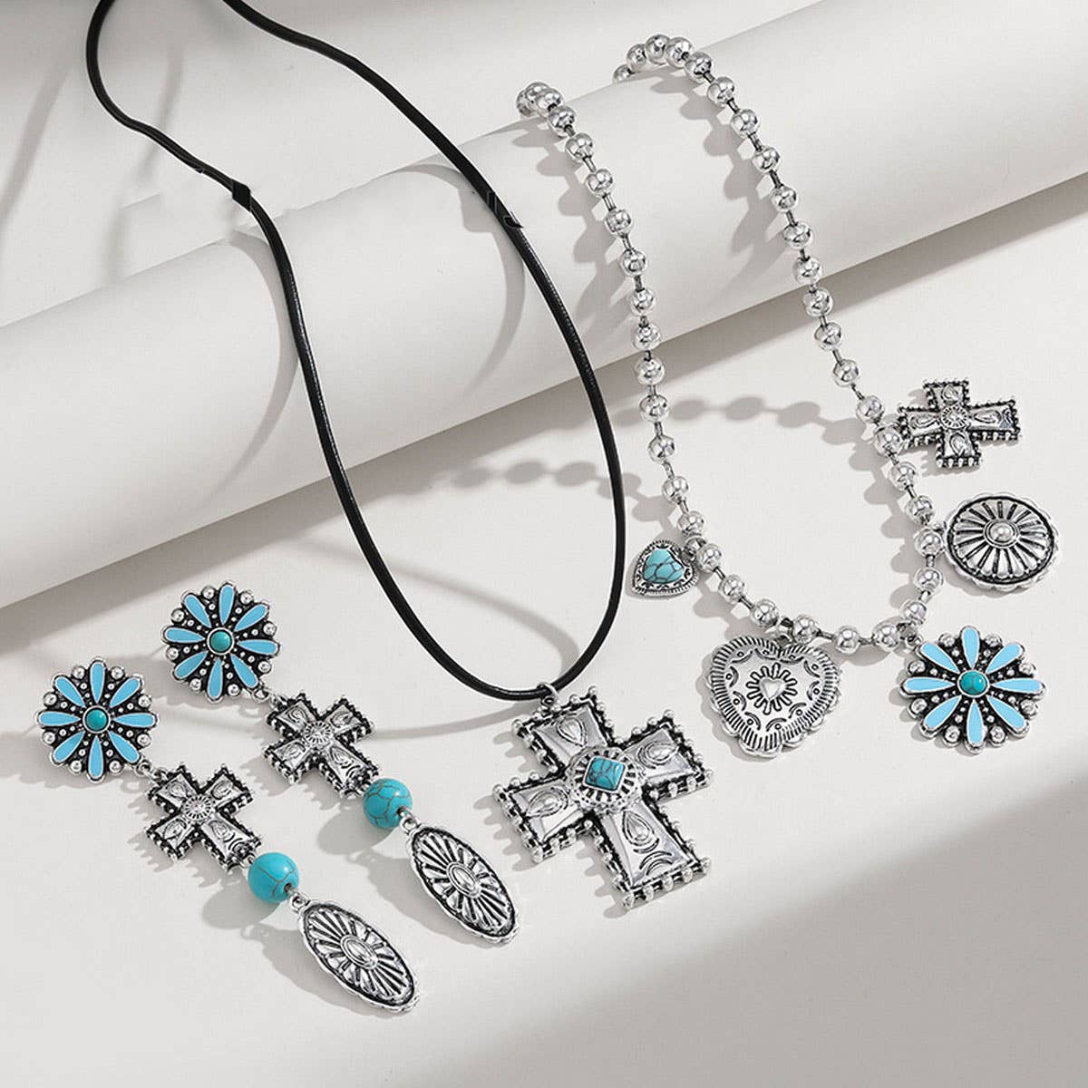 CAMEO VINTAGE CROSS DAISY PENDANT NECKLACE SET_CWAJE2910