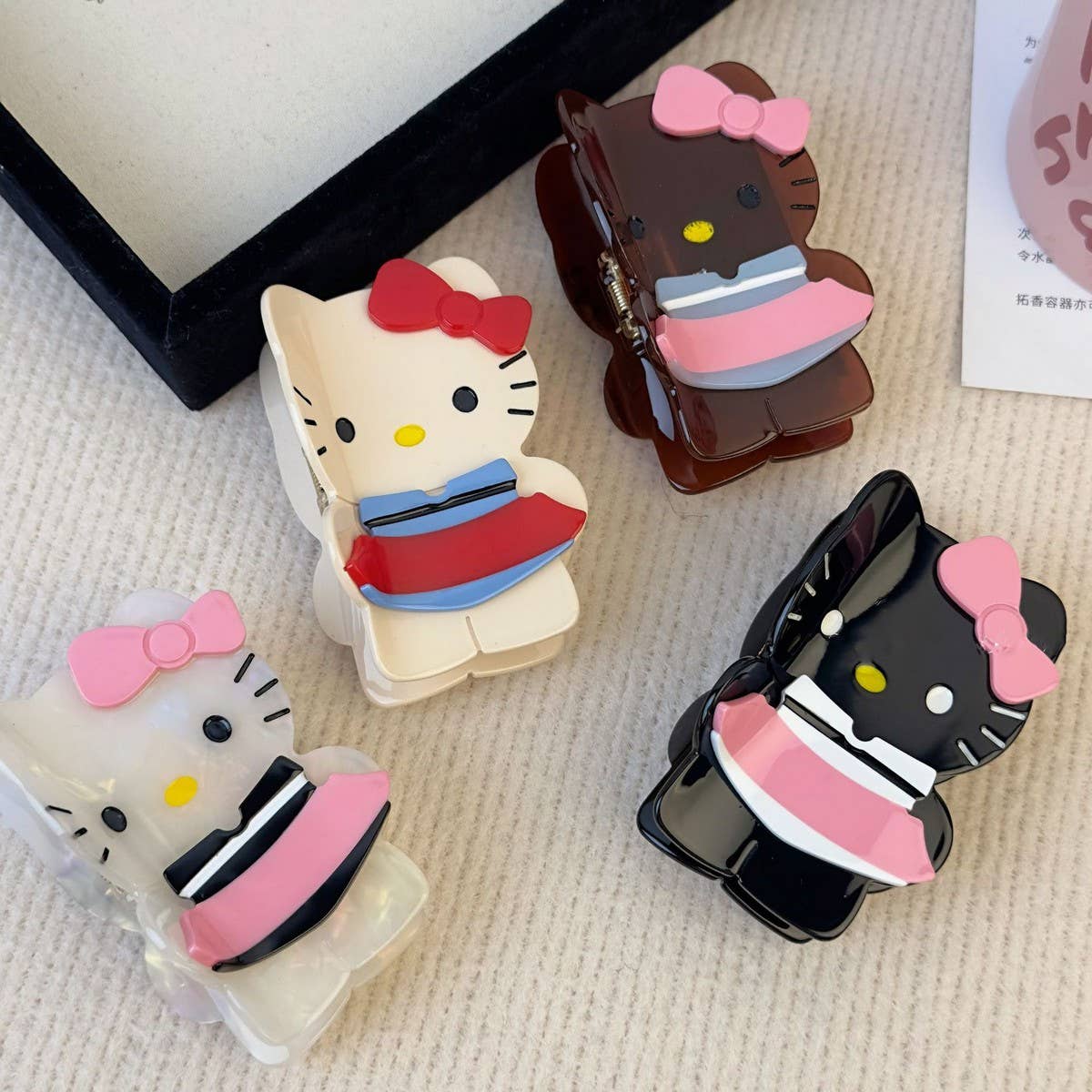 SMALL FRESH AND SWEET CARTOON CAT SCRATCHING CLIP_CWAHA3954