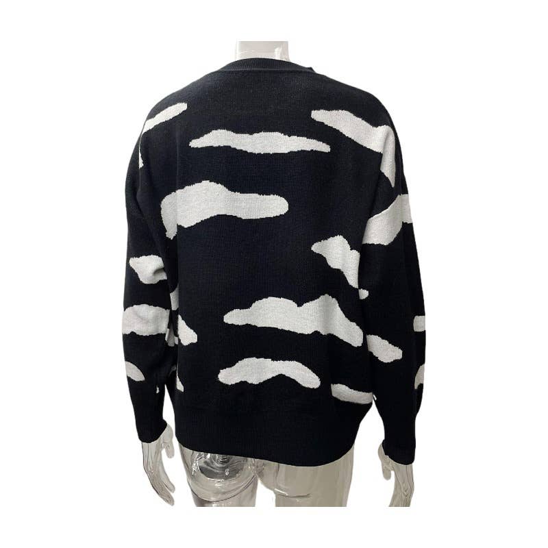 Round-neck black and white jacquard sweater