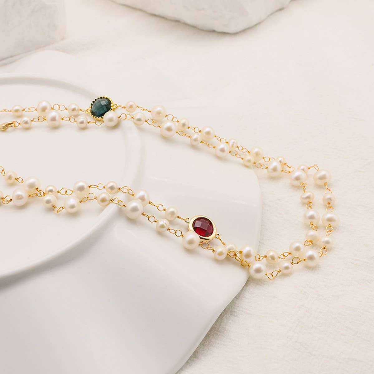 WOMEN'S HIGH-END PEARL SWEATER NECKLACE