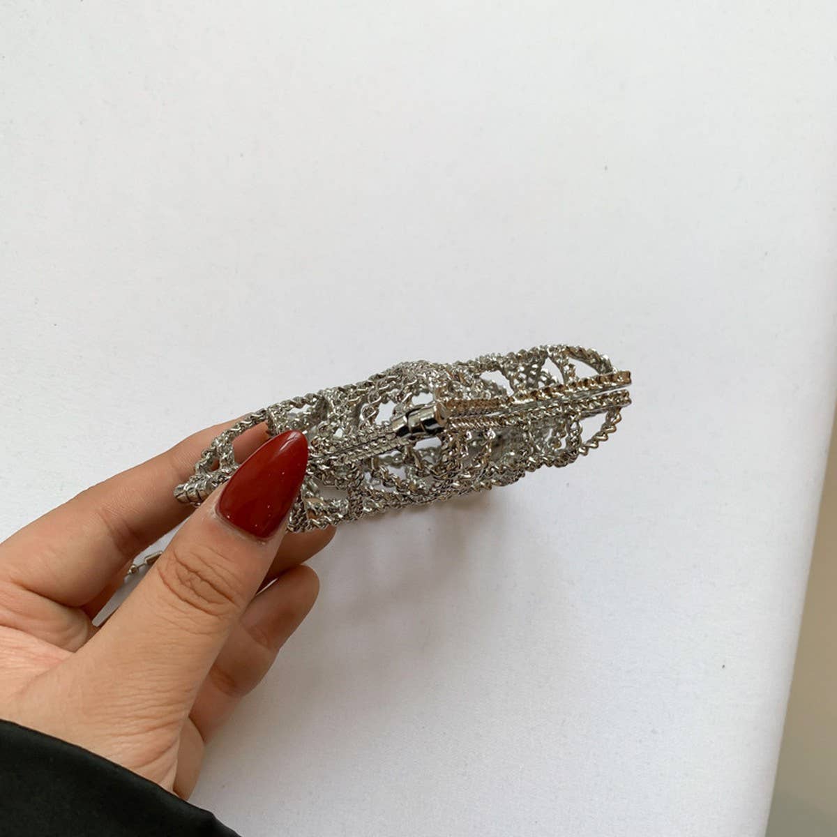 FIVE-POINTED STAR HOLLOW CHAIN SQUARE CLUTCH BAG_CWAB3260