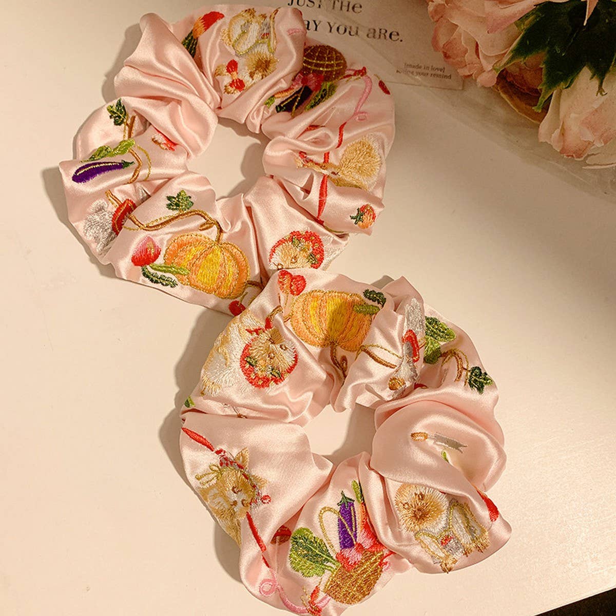 SATIN HEAVY EMBROIDERY LARGE INTESTINE HAIR TIE