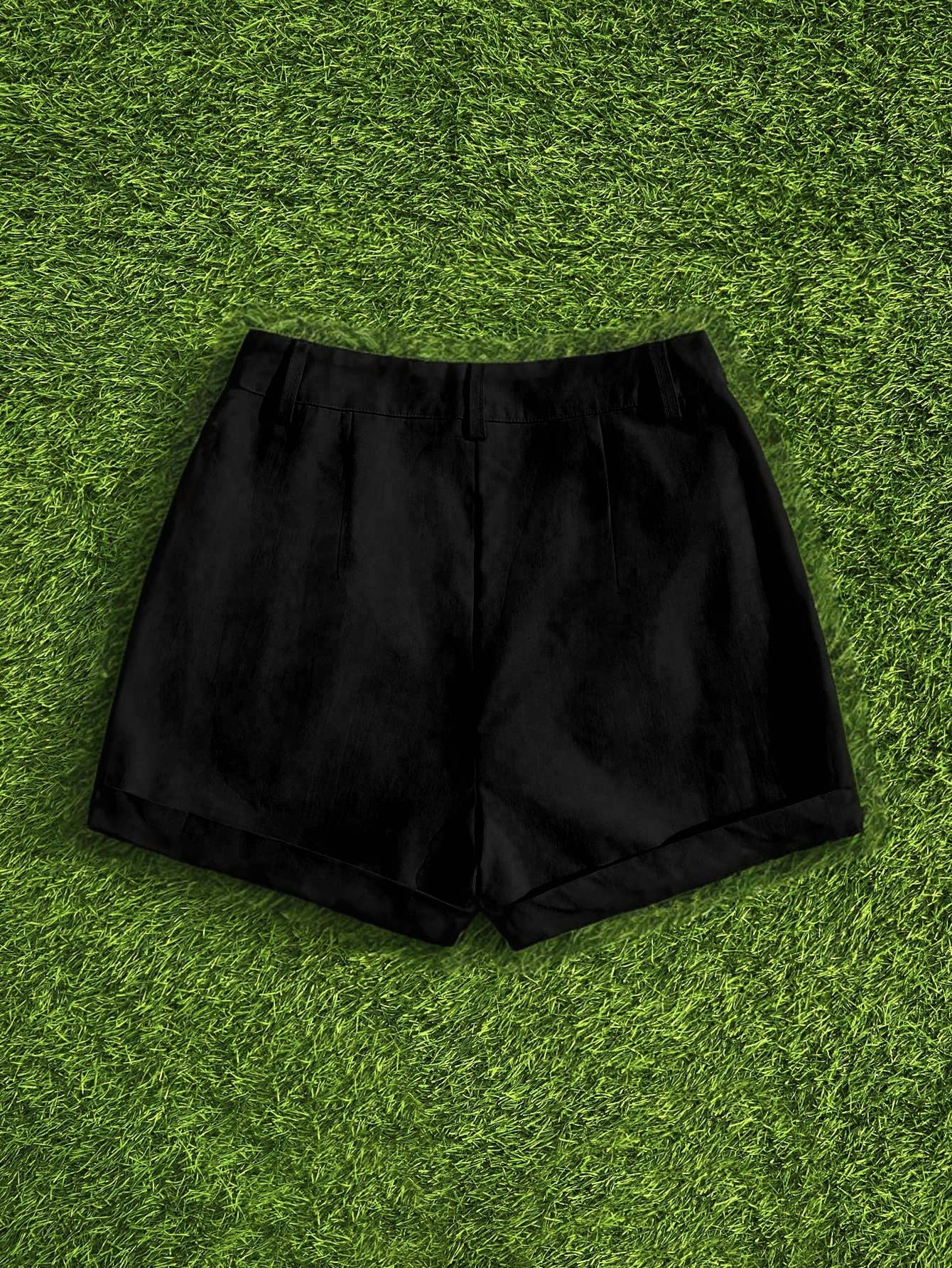 Casual, loose, simple and solid-colored shorts