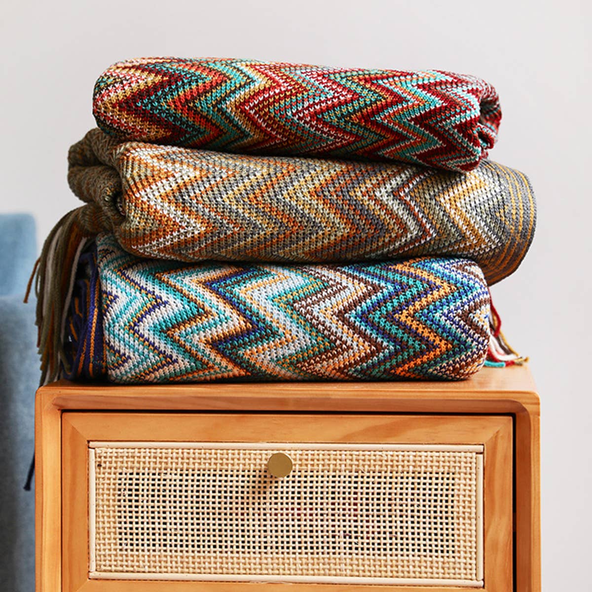 KNITTED STRIPED SOFA BLANKET BLANKET