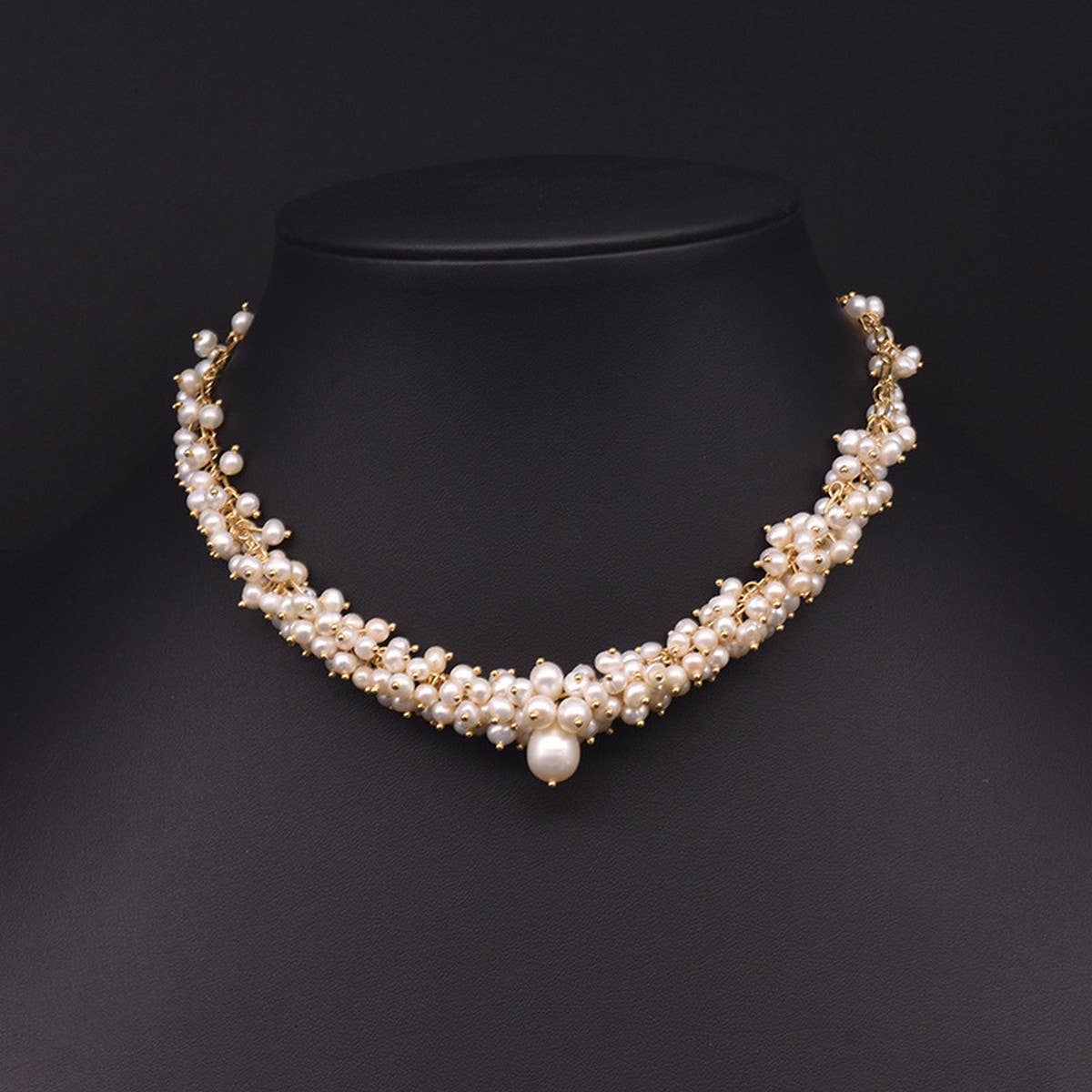 NATURAL FRESHWATER PEARL PETAL NECKLACE